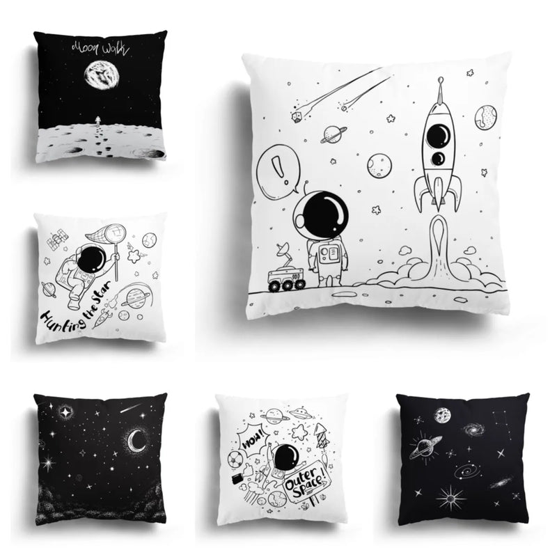 Capa de Almofada Astronauta em Preto e Branco - O Toque Perfeito para Sua Decoração!